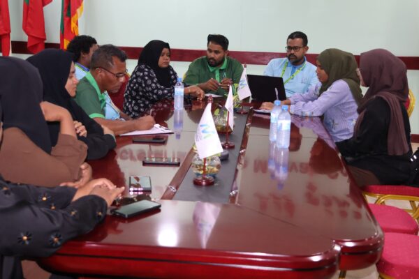 އެންދެރި ސްމޯލްގްރާންޓު ޕްރޮޖެކުޓްގެ ބޭފުޅުންނާއެކު ބައްދަލުކުރުން